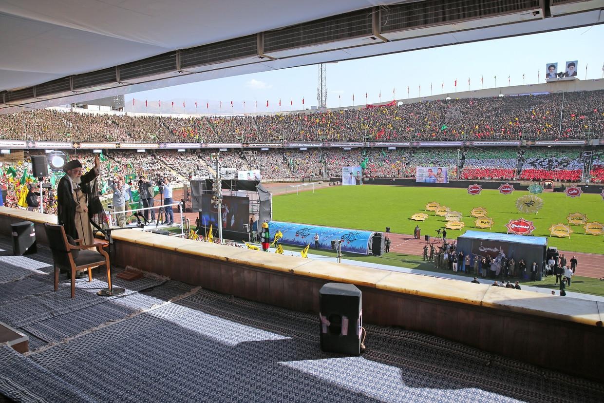 Ve binh Cach mang Hoi giao Iran anh 9