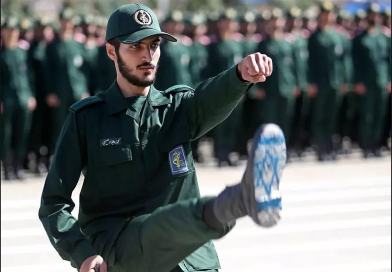 Ve binh Cach mang Hoi giao Iran anh 4