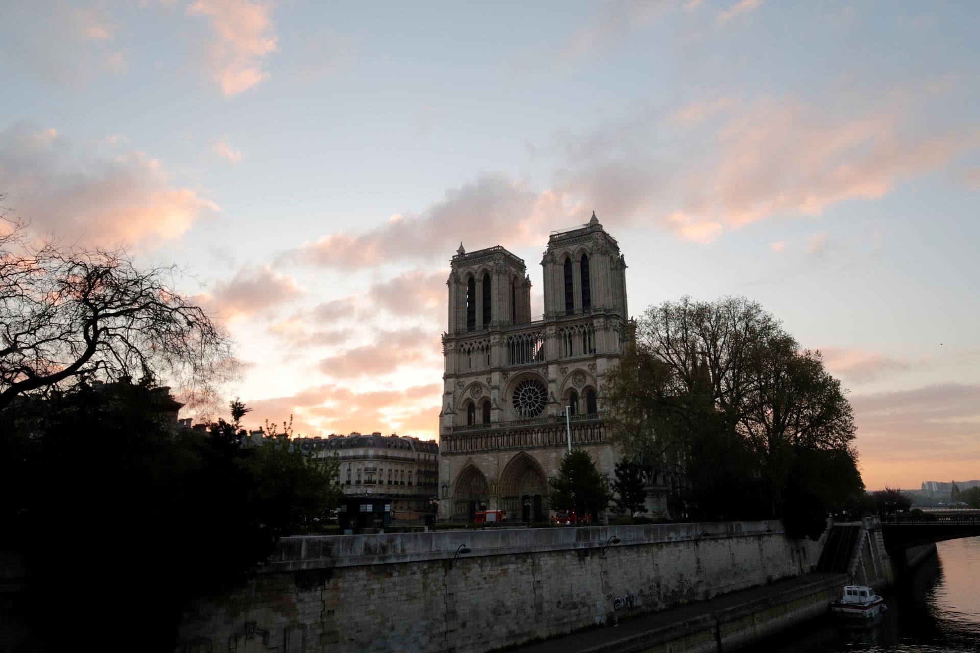 Đại phong cầm Nhà thờ Đức Bà Paris ảnh 3 Dai phong cam Nha tho Duc Ba Paris anh 3