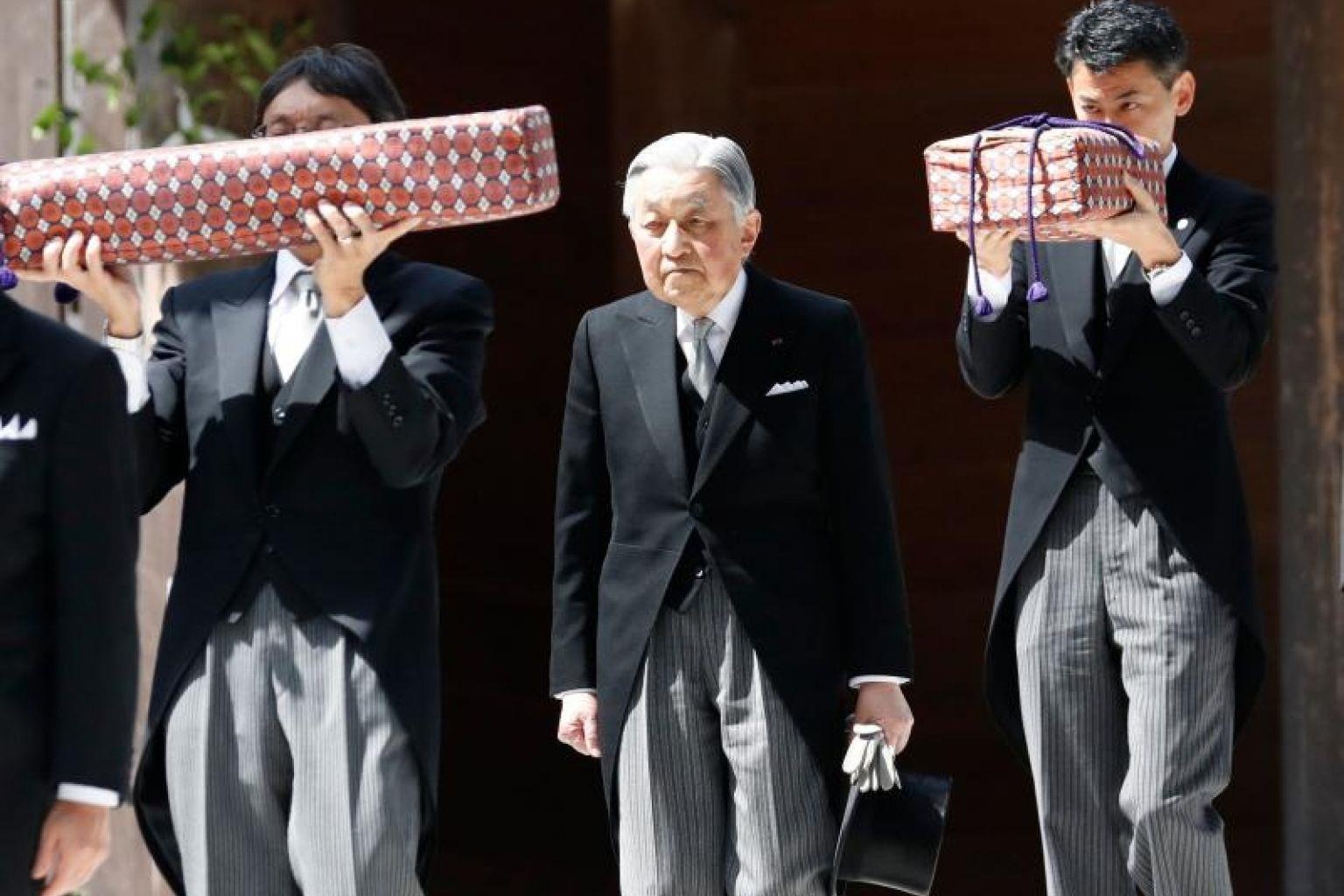 Hai vat bau se xuat hien trong le thoai vi cua Nhat hoang Akihito hinh anh