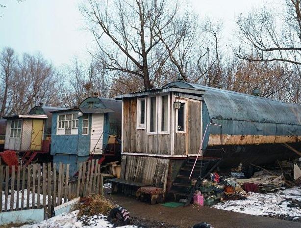 Nhung nguoi 30 nam song trong thung phuy bo hoang o Nga hinh anh