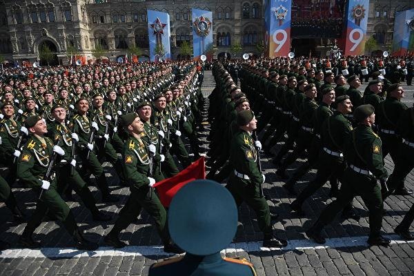 Nga tong duyet dieu binh Ngay Chien thang anh 4