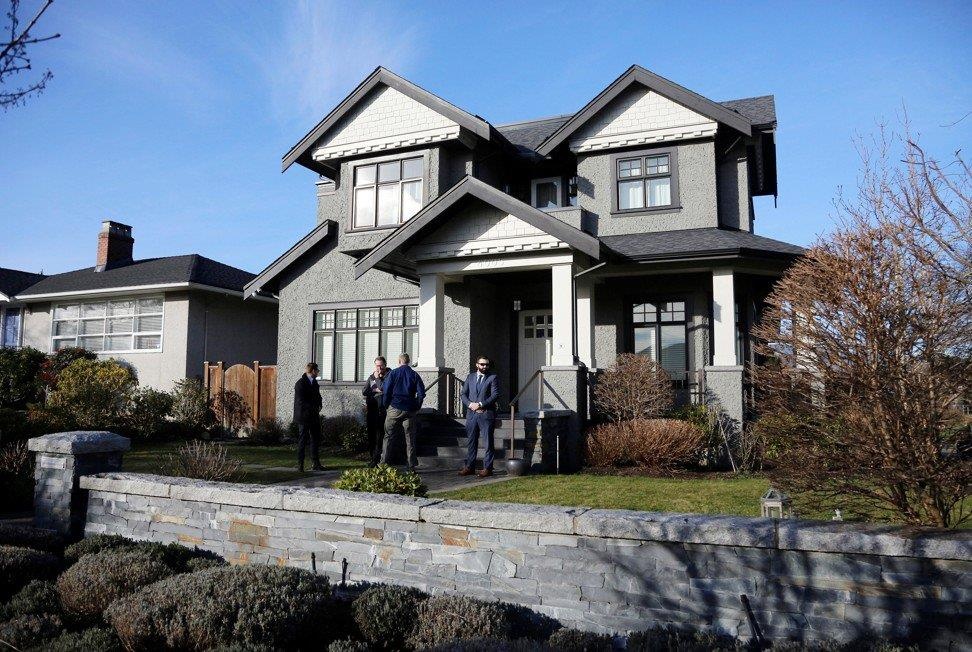 Mạnh Vãn Châu khác thường tại phiên điều trần ảnh 3 Manh Van Chau khac thuong tai phien dieu tran anh 3