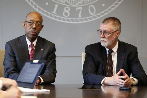 Bác sĩ đại học Mỹ lạm dụng tình dục 177 sinh viên ảnh 2 Bac si dai hoc My lam dung tinh duc 177 sinh vien anh 2