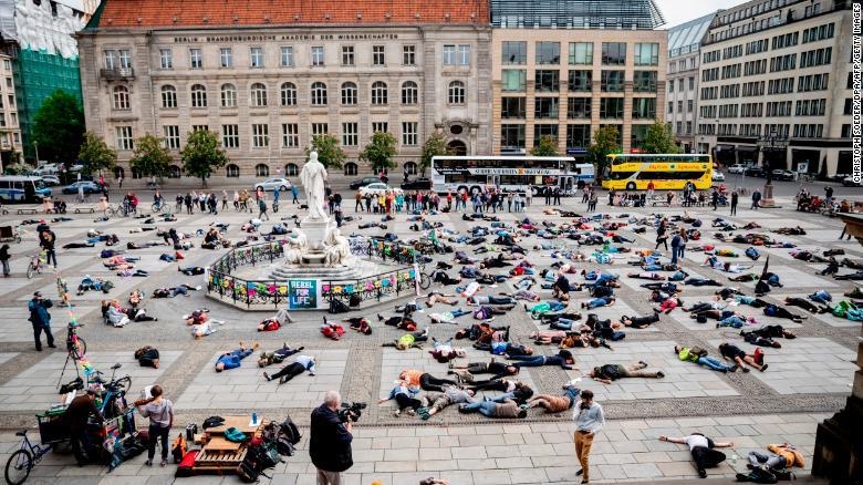 nguoi Duc het thich oto anh 1