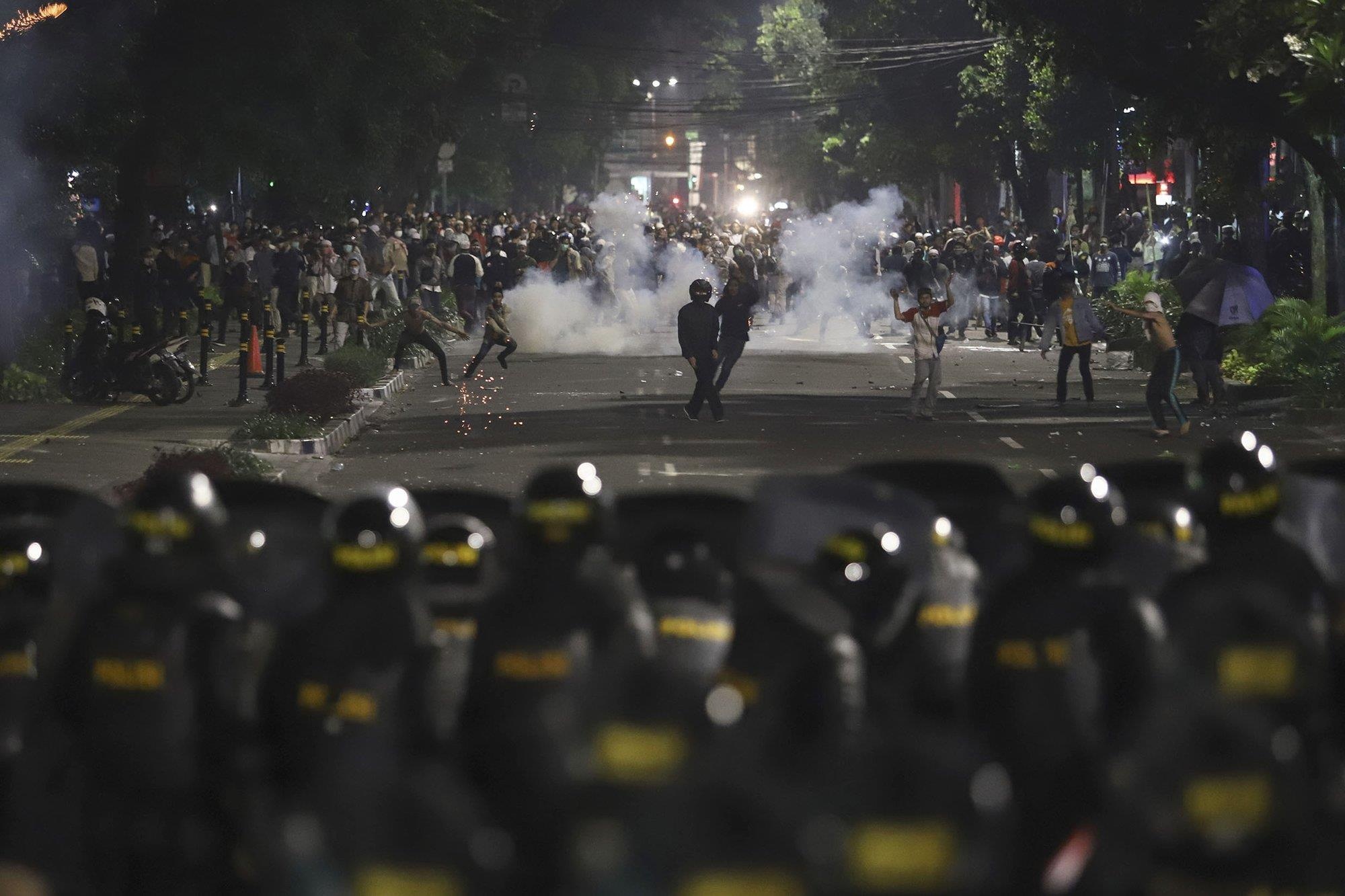 bạo loạn hậu bầu cử tổng thống Indonesia ảnh 14 bao loan hau bau cu tong thong Indonesia anh 14