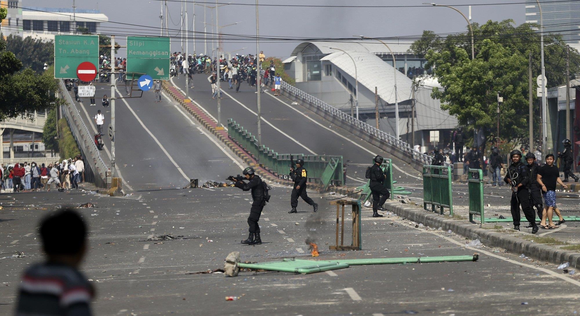 bạo loạn hậu bầu cử tổng thống Indonesia ảnh 15 bao loan hau bau cu tong thong Indonesia anh 15