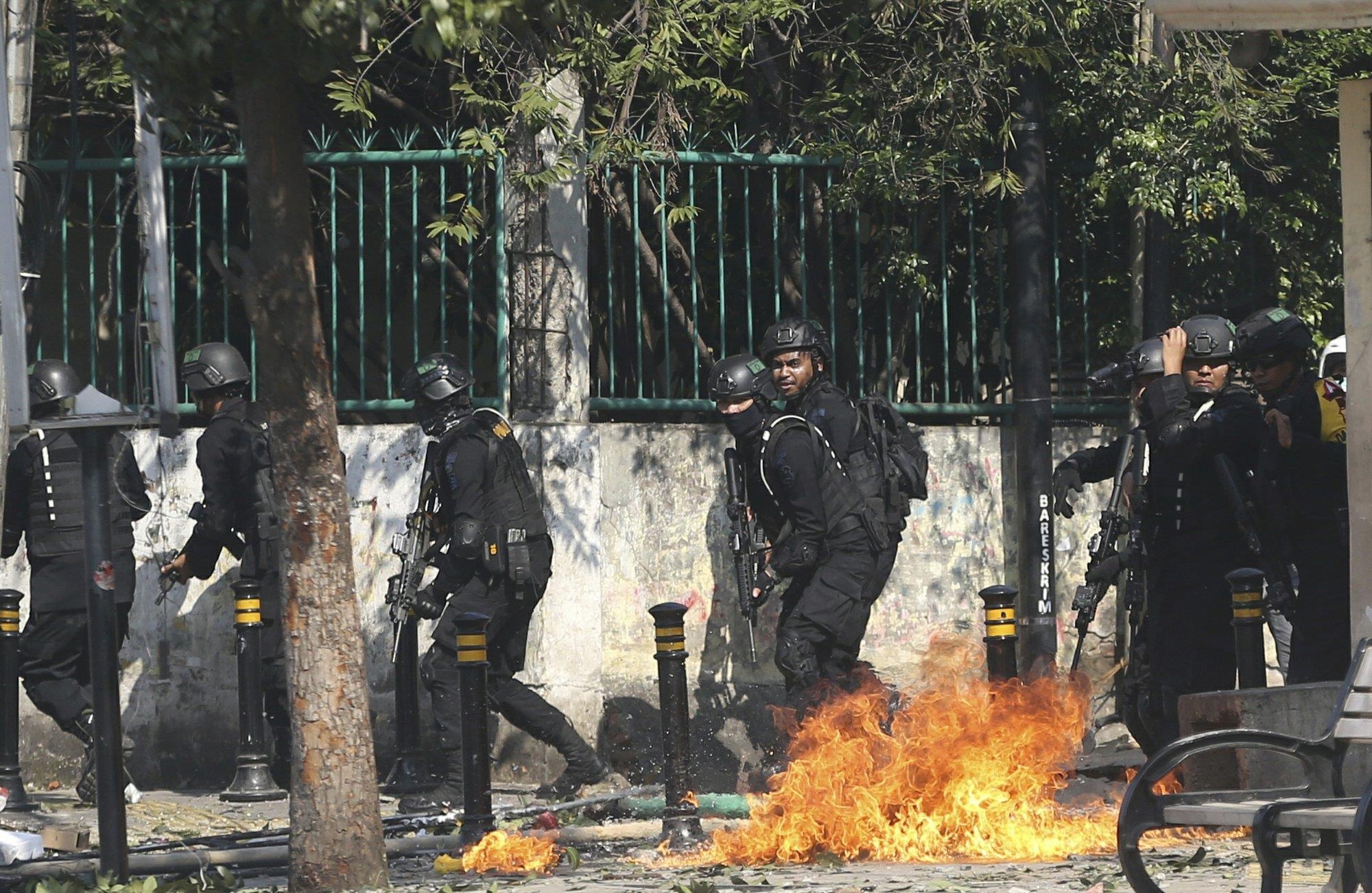 bạo loạn hậu bầu cử tổng thống Indonesia ảnh 8 bao loan hau bau cu tong thong Indonesia anh 8