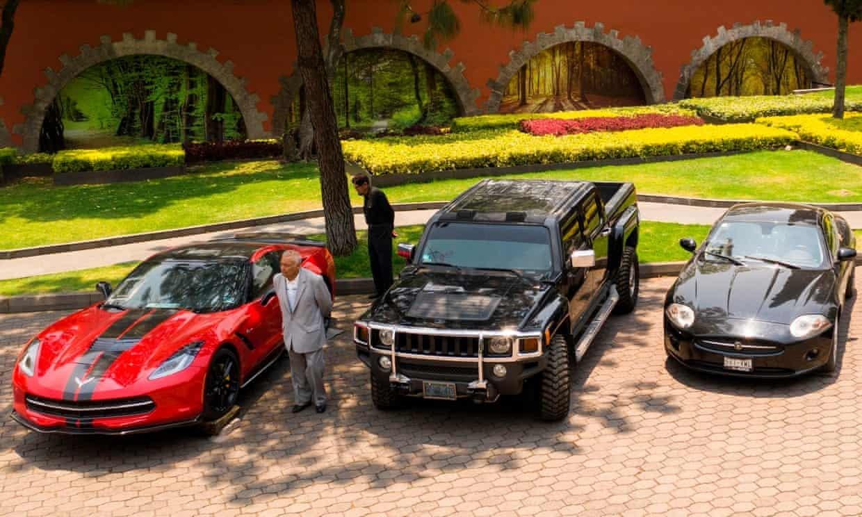 Mexico ban dau gia oto tham nhung, lay tien chia cho nguoi ngheo hinh anh