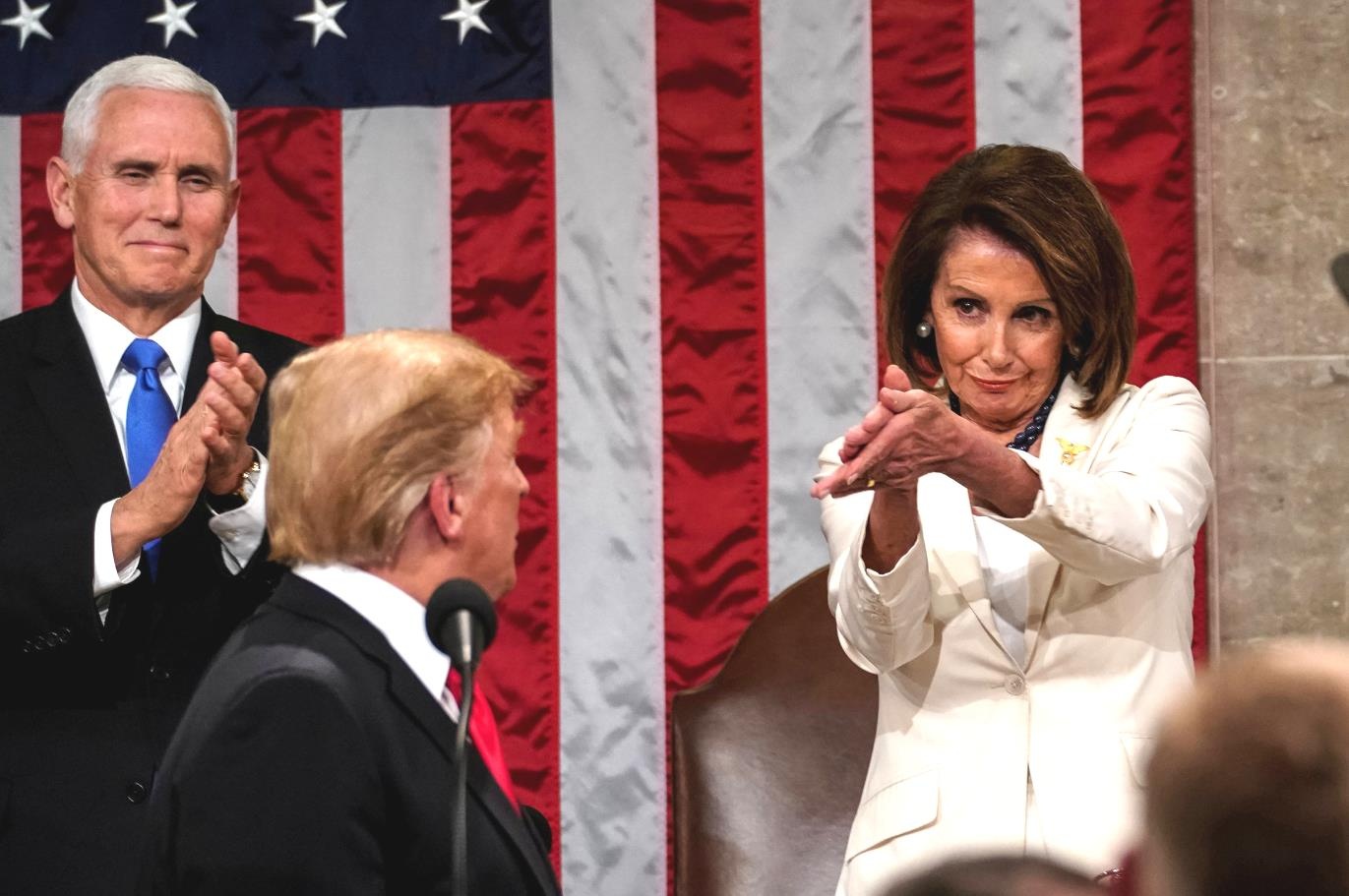 Khau chien khong dut giua TT Trump va 'ba ba bi' dang Dan chu hinh anh