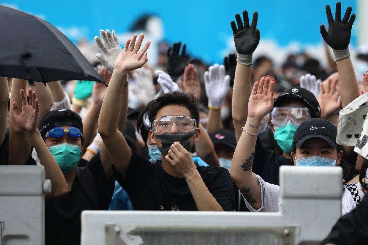 Hong Kong 'roi vao im lang', cuoc hop du luat dan do tiep tuc hoan hinh anh