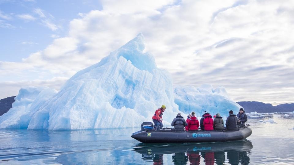 Dao Greenland o Bac Cuc vua mat 2 ty tan bang trong mot ngay hinh anh