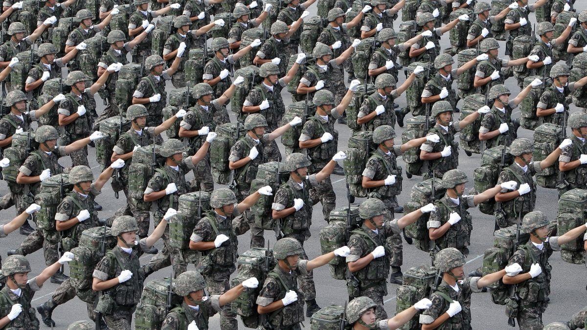 binh si dong tinh bi lam dung tinh duc anh 3