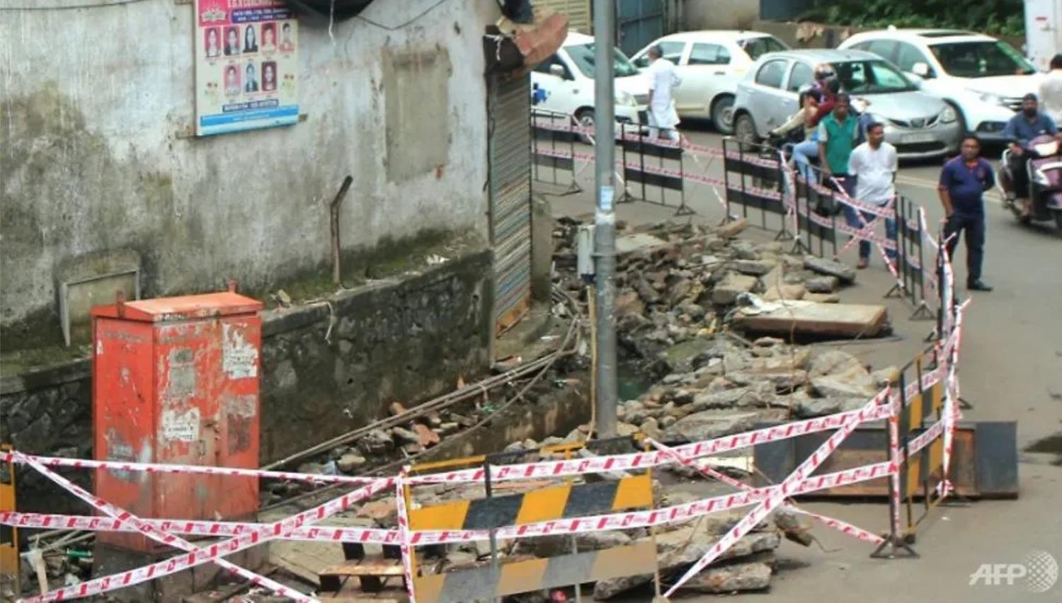 An Do chay dua tim em be 1,5 tuoi bi roi xuong cong o khu o chuot hinh anh