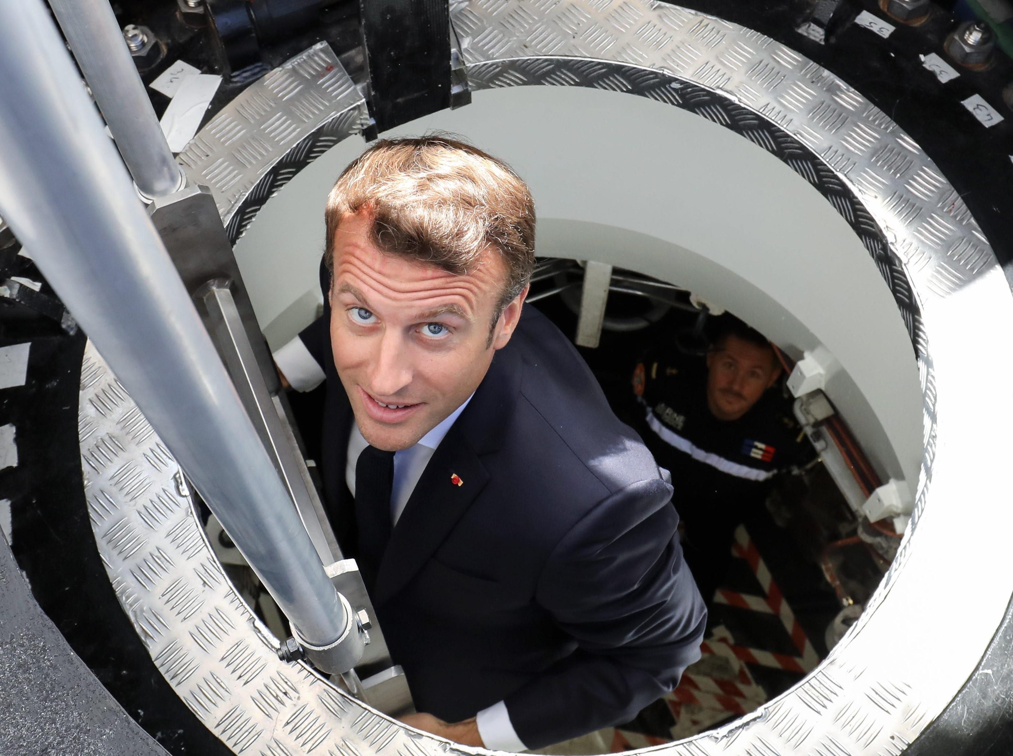 Tiep buoc TT Trump, Phap thanh lap bo chi huy khong gian hinh anh