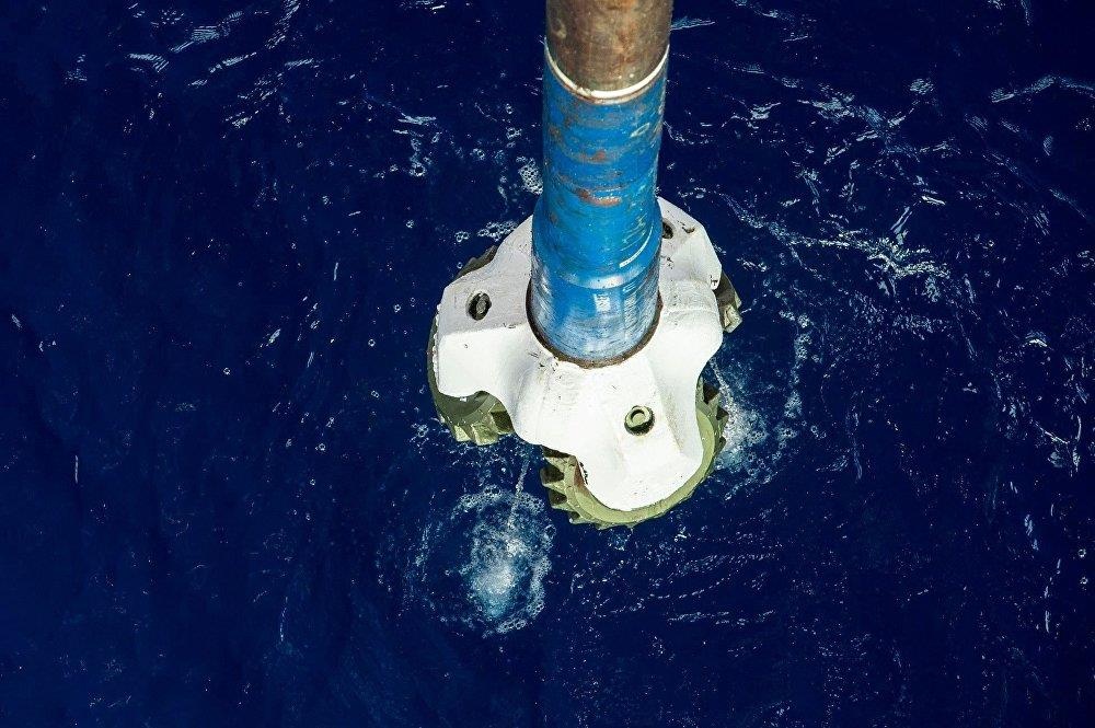 Tổng thống Putin cảm ơn giám đốc lô khai thác ảnh 1 Tong thong Putin cam on giam doc lo khai thac anh 1