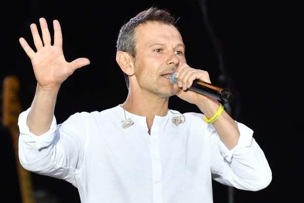 Sau TT ‘dien vien hai’, sao nhac rock vao chinh truong Ukraine hinh anh