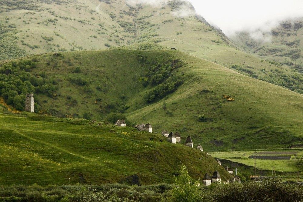 cac lang mo o thanh pho chet Dargavs anh 4