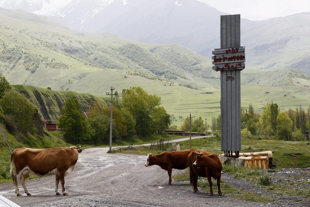 cac lang mo o thanh pho chet Dargavs anh 17