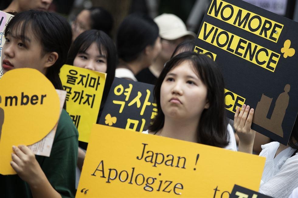 Hàn quốc biểu tình tẩy chay Nhật Bản ảnh 10 Han quoc bieu tinh tay chay Nhat Ban anh 10