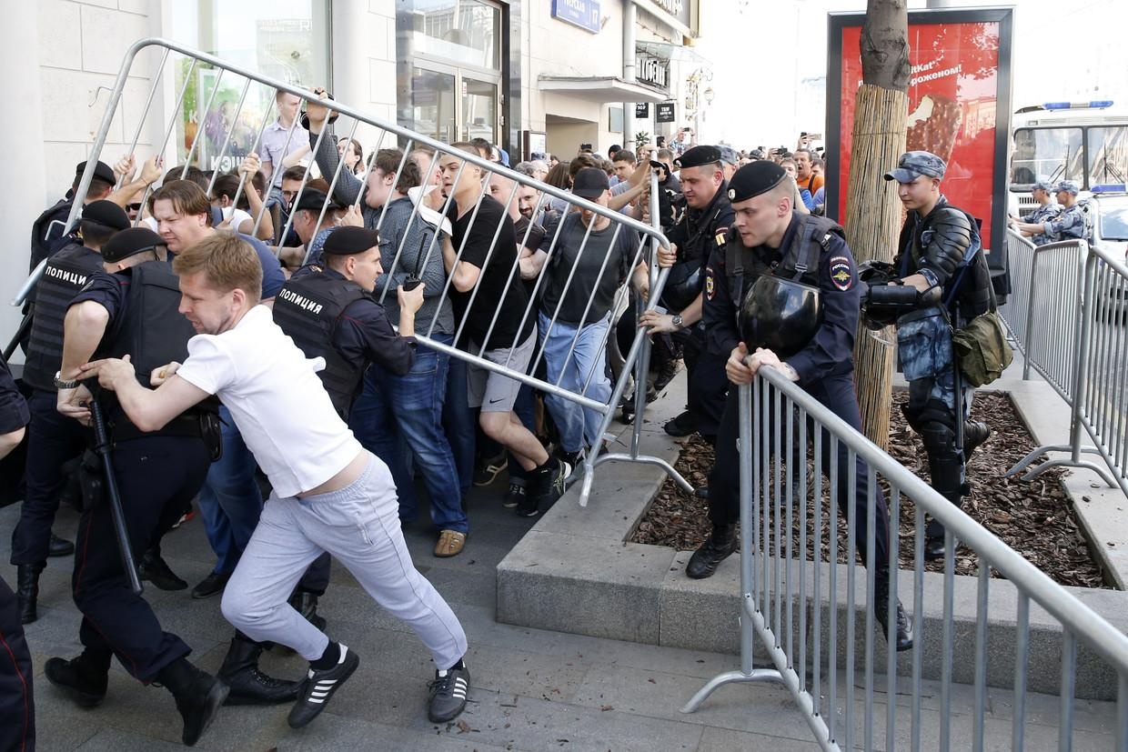 Biểu tình phản đối chính quyền ở Moscow ảnh 2 Bieu tinh phan doi chinh quyen o Moscow anh 2