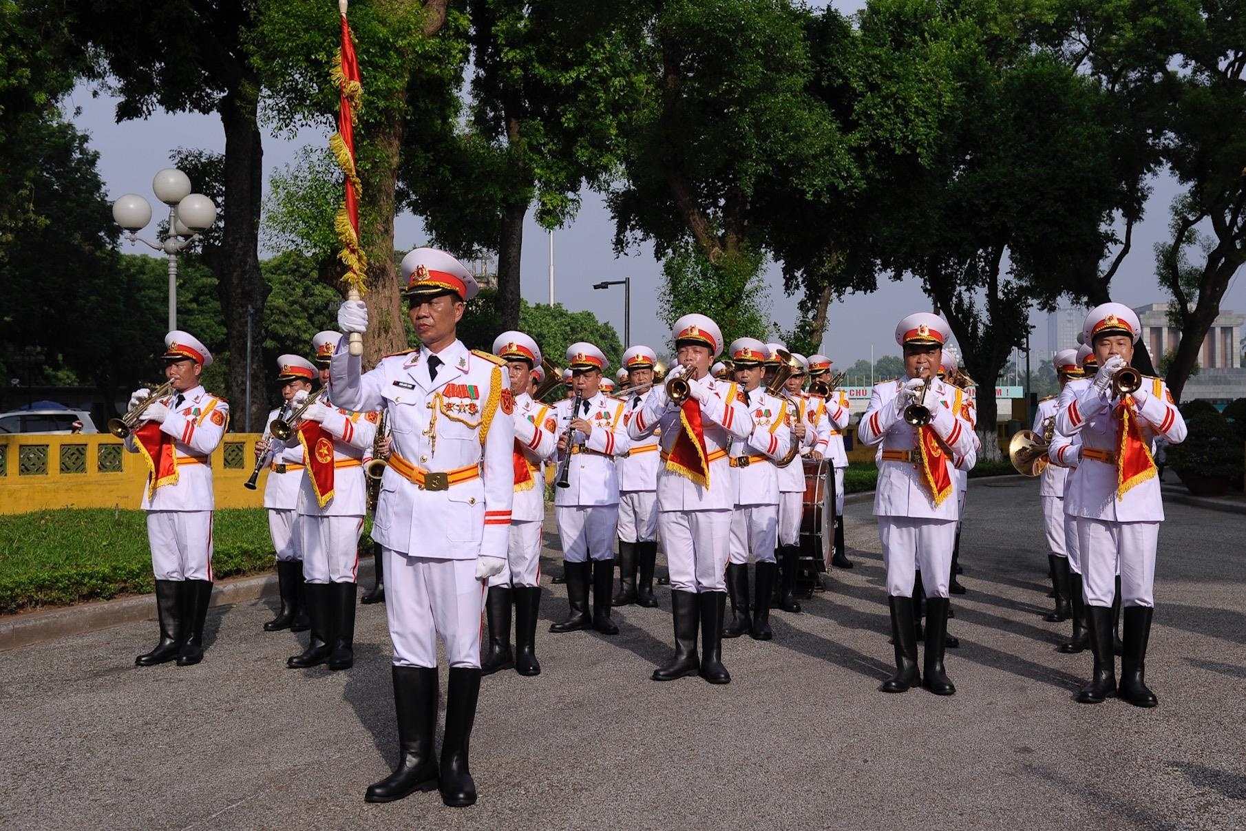 Le thuong co ASEAN va quoc ky Viet Nam anh 8