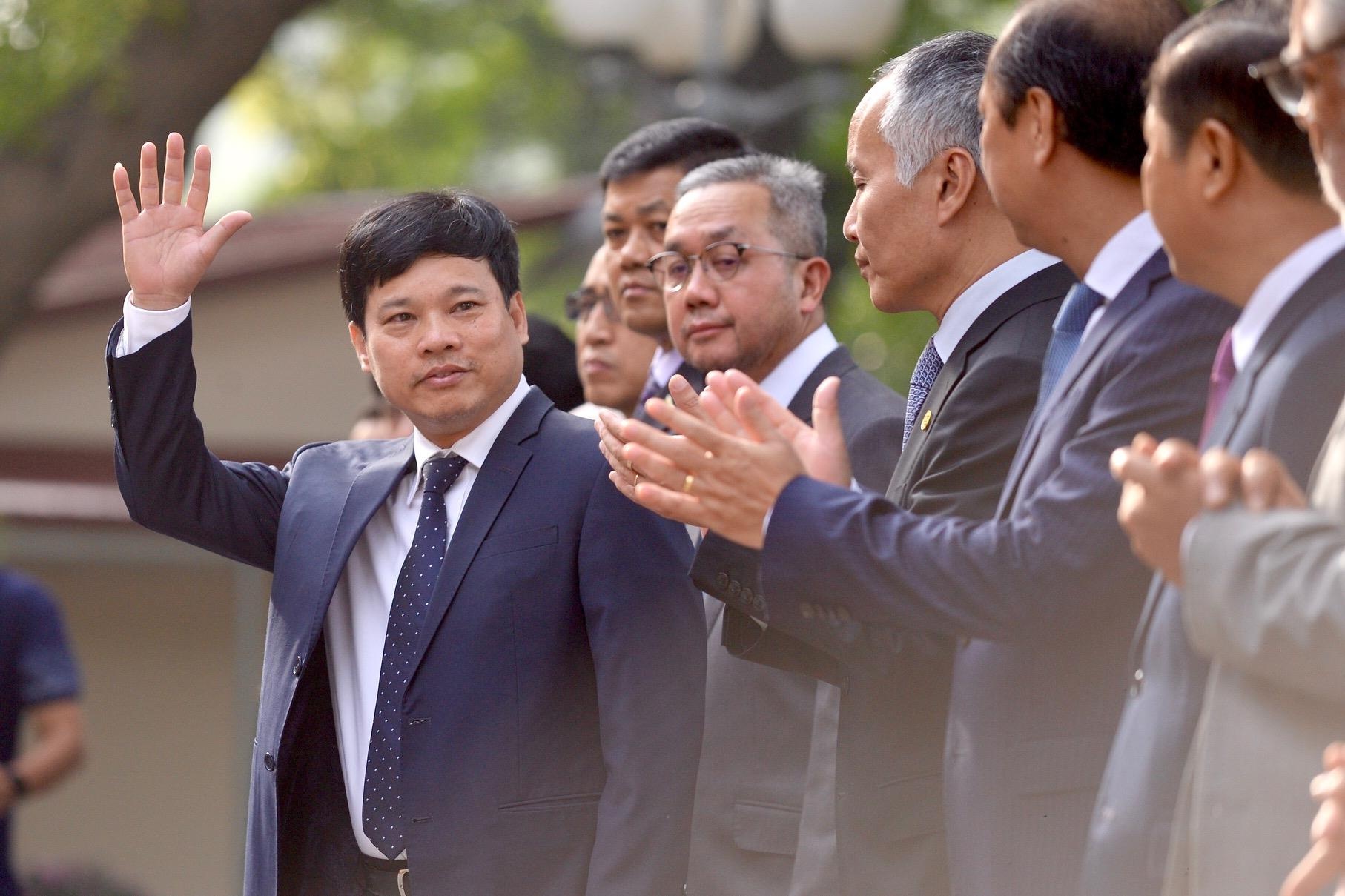 Le thuong co ASEAN va quoc ky Viet Nam anh 5