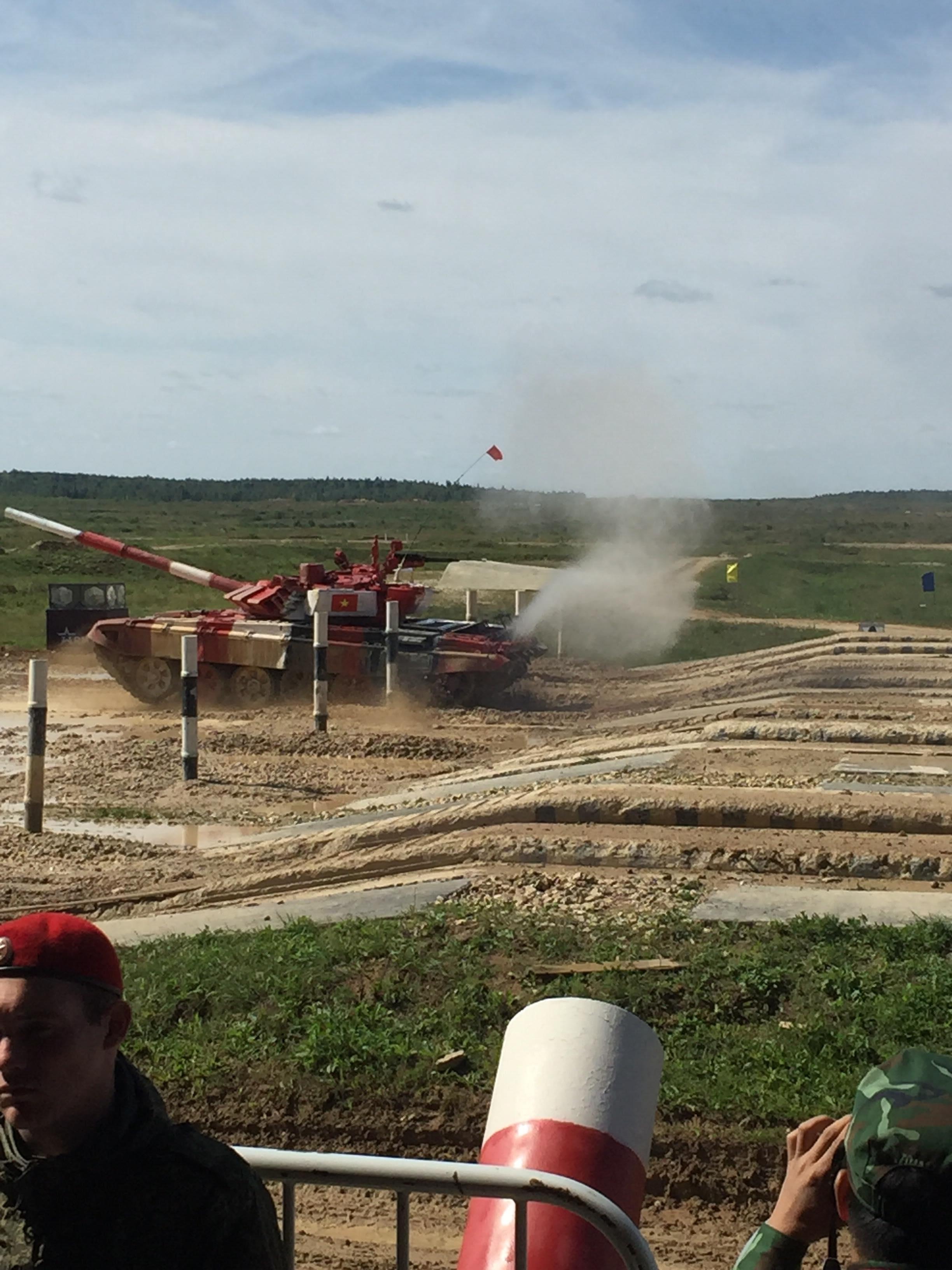 Đội xe tăng VN: 2 tháng mượn xe tăng luyện tập ảnh 3 Doi xe tang VN: 2 thang muon xe tang luyen tap anh 3