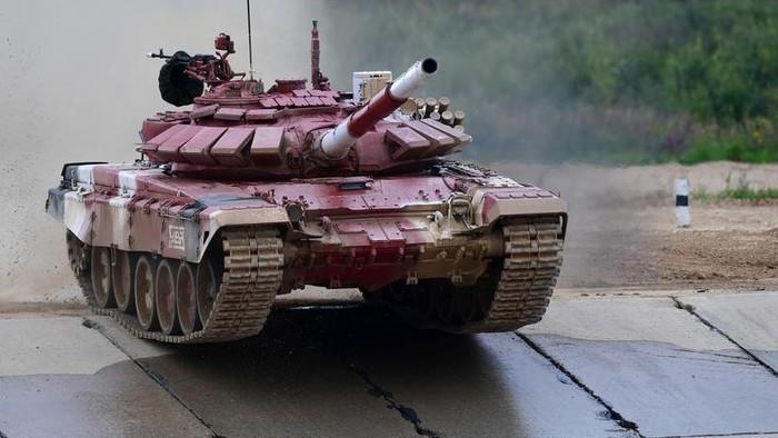 Pha but pha than toc cua xe tang Nga o chung ket Tank Biathlon 2019 hinh anh