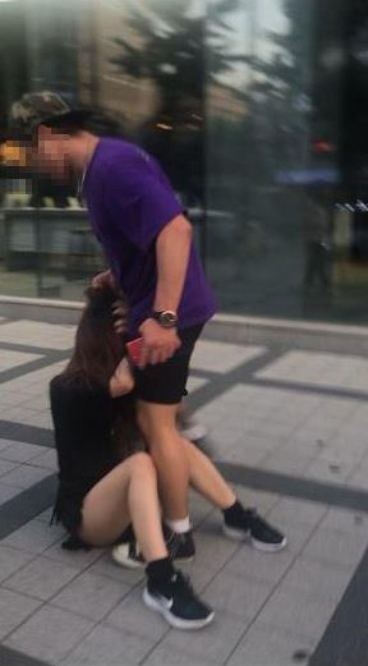 nguoi dan ong Han danh phu nu Nhat anh 1