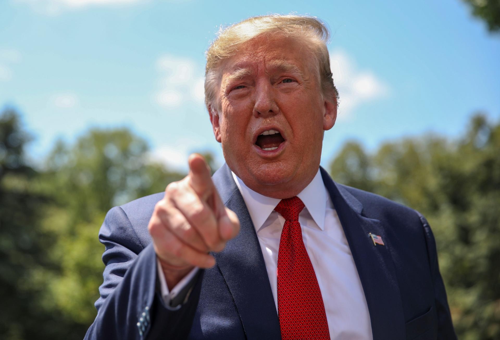 Nha Trang noi Trump hoi tiec vi danh thue con nhe voi Trung Quoc hinh anh