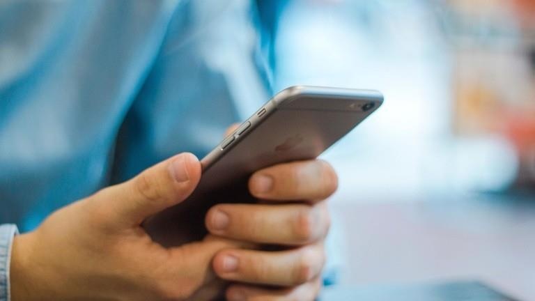 Apple va Samsung bi kien vi nguy co gay ung thu tu buc xa dien thoai hinh anh