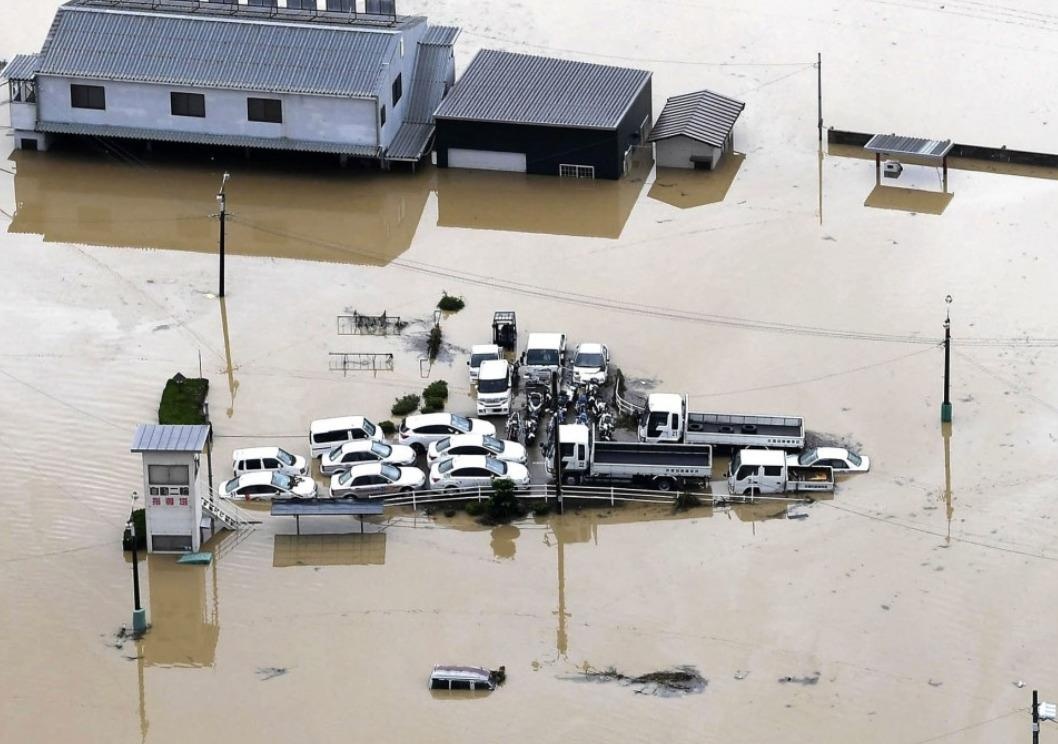 Mua lu lich su 'nhan chim' dao Kyushu anh 3