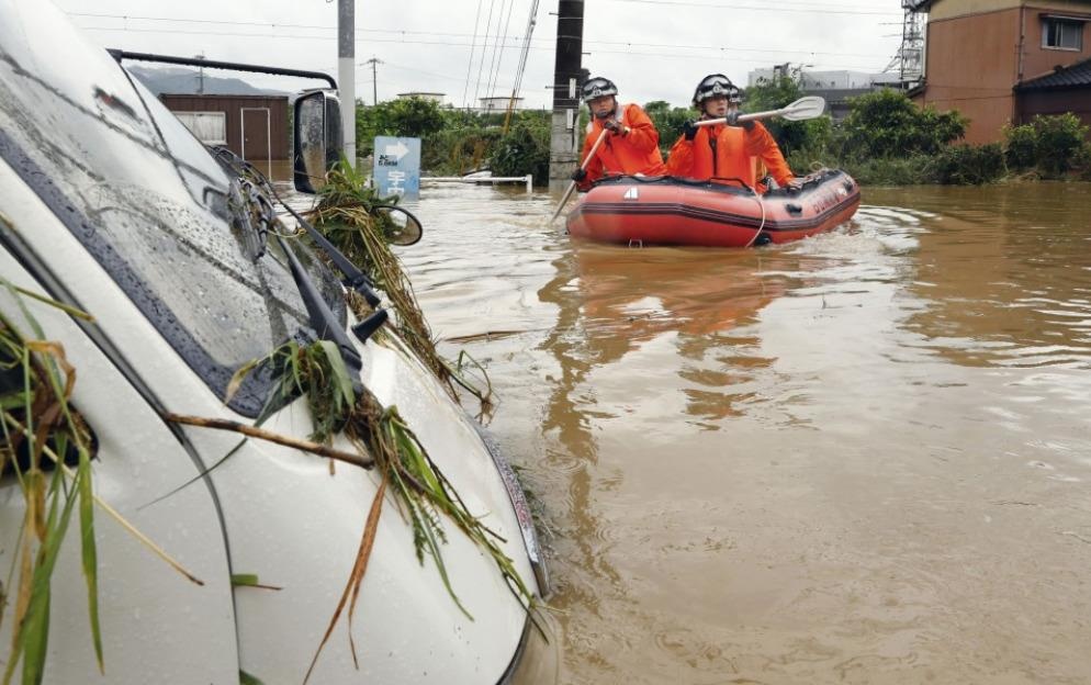Mua lu lich su 'nhan chim' dao Kyushu anh 6