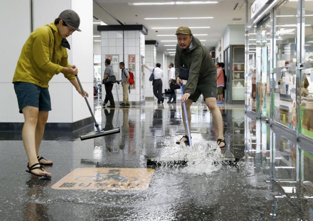 Mua lu lich su 'nhan chim' dao Kyushu anh 7