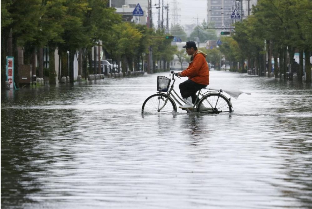 Mua lu lich su 'nhan chim' dao Kyushu anh 9