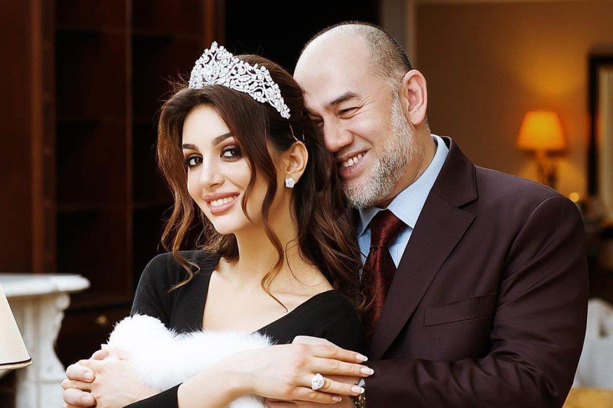 Hoa hau Nga sap 'tiet lo' ve chuyen ly hon voi cuu vuong Malaysia hinh anh