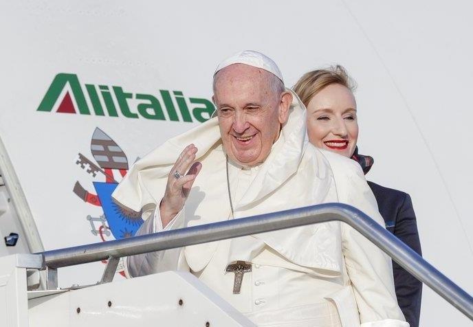 Giao hoang Francis: 'Toi vinh du neu bi nguoi My cong kich' hinh anh