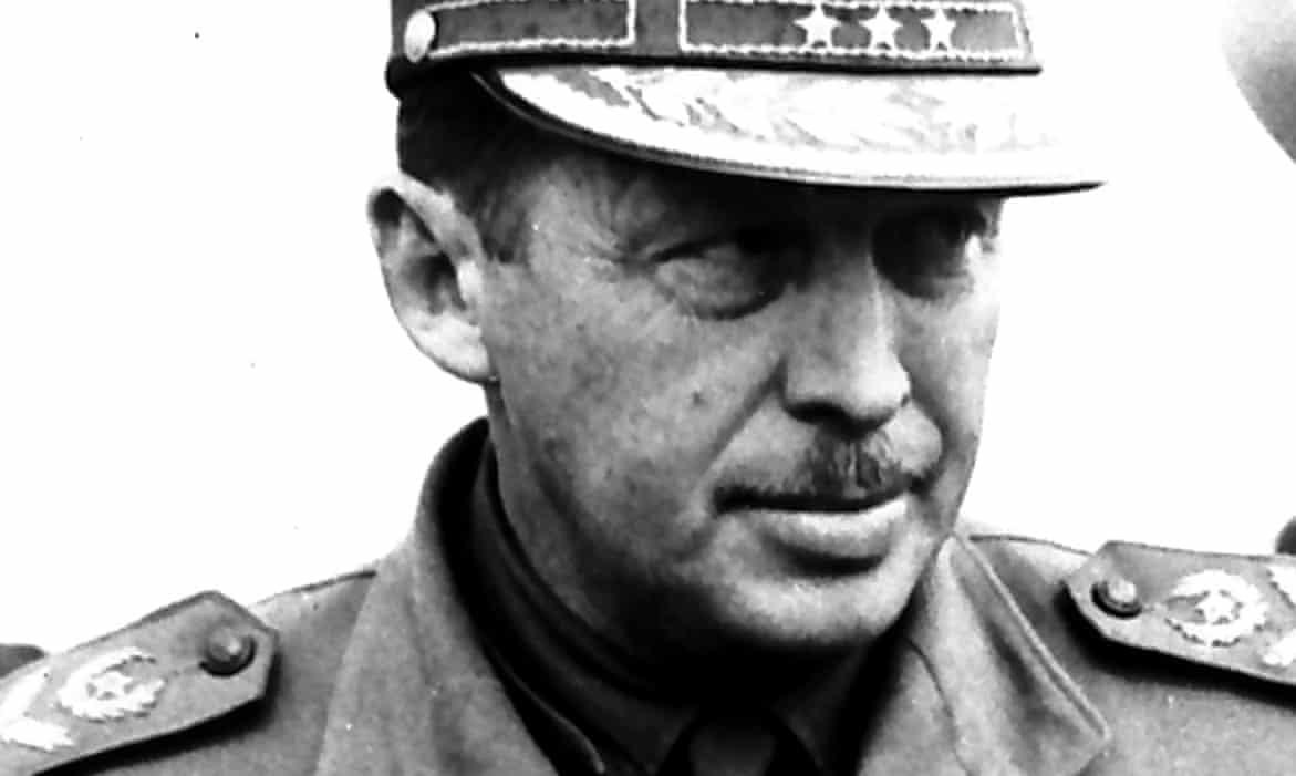 Paraguay tim thay hai cot trong phong tam cu cua nha doc tai 35 nam hinh anh