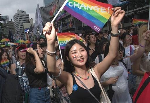 Le hoi LGBT Han Quoc thu hut nhieu ke quay roi hon nguoi tham gia hinh anh