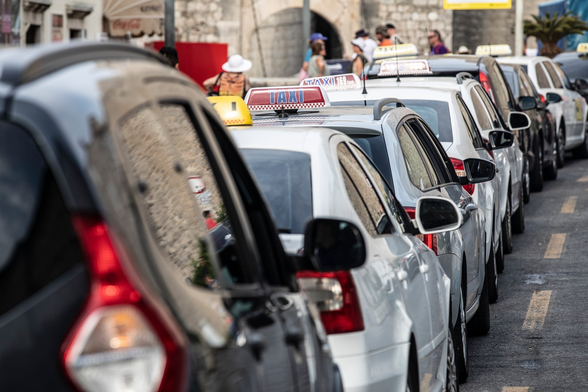 qua tai du lich anh 5