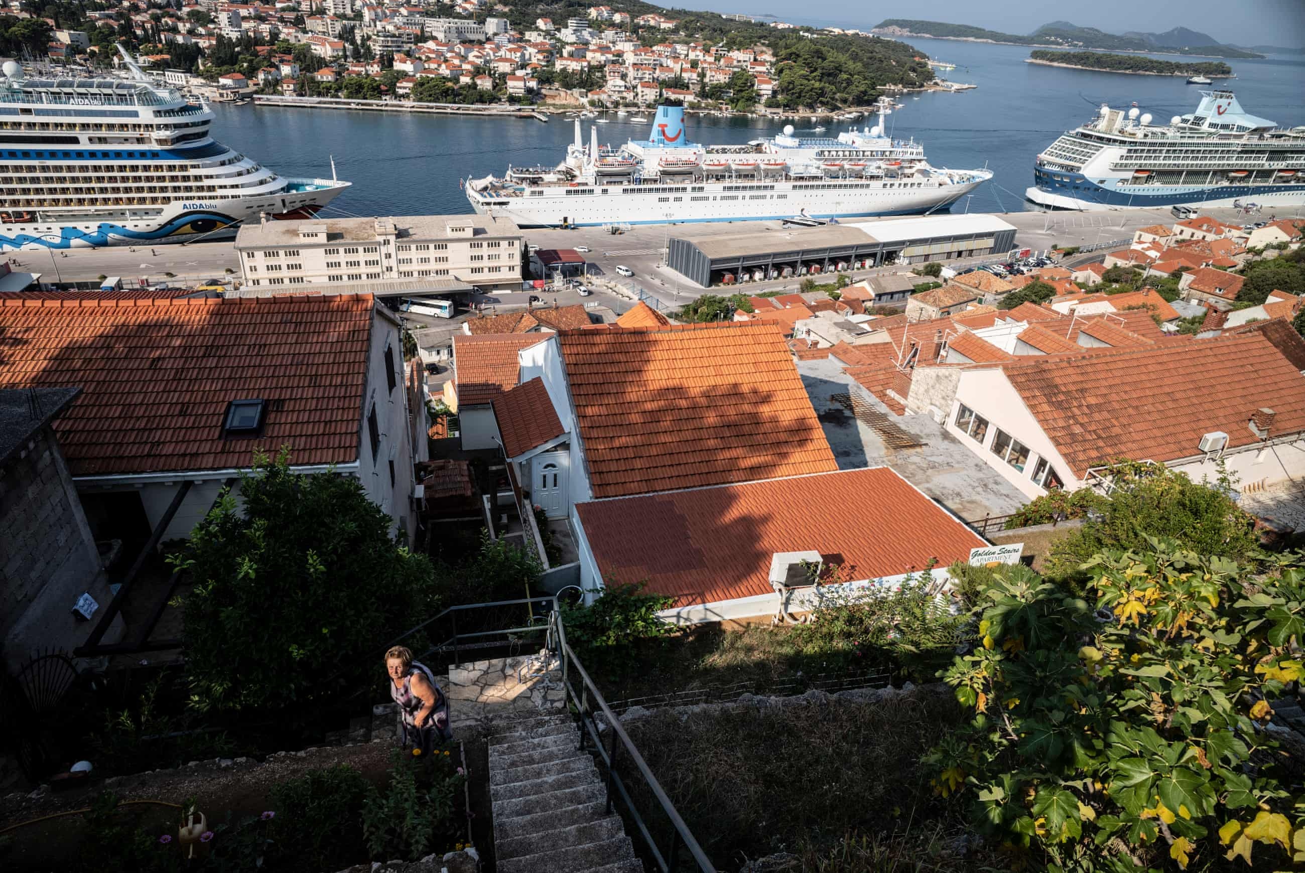 qua tai du lich anh 2