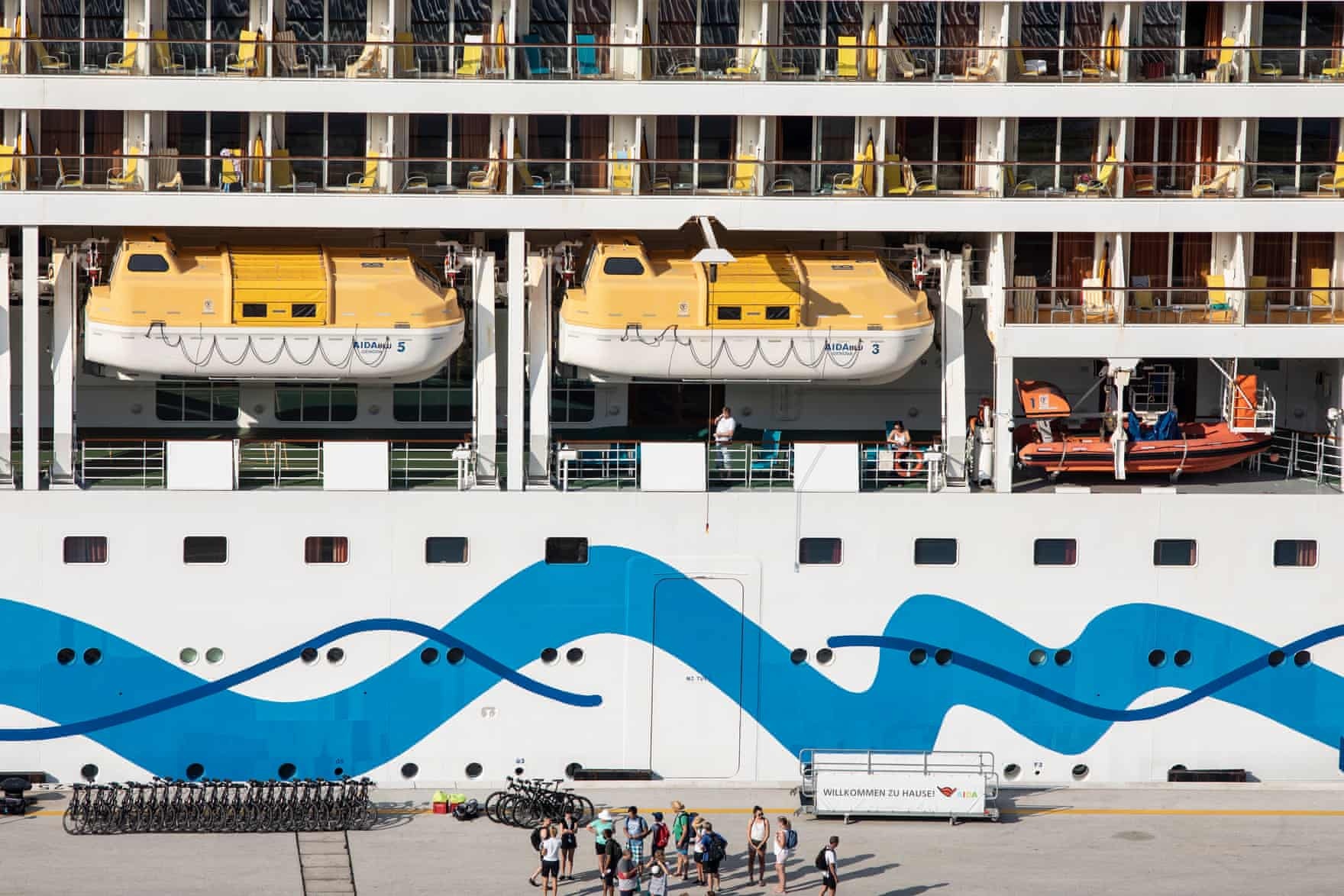 qua tai du lich anh 3