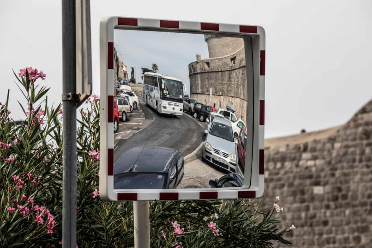 qua tai du lich anh 4