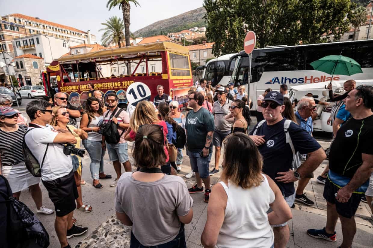 qua tai du lich anh 10