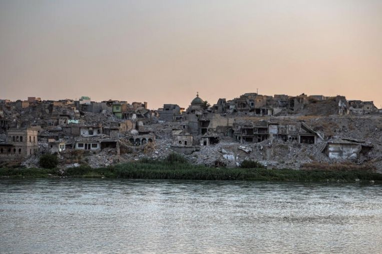 Thu linh IS duoc mai tang tai bien theo nghi thuc Hoi giao hinh anh