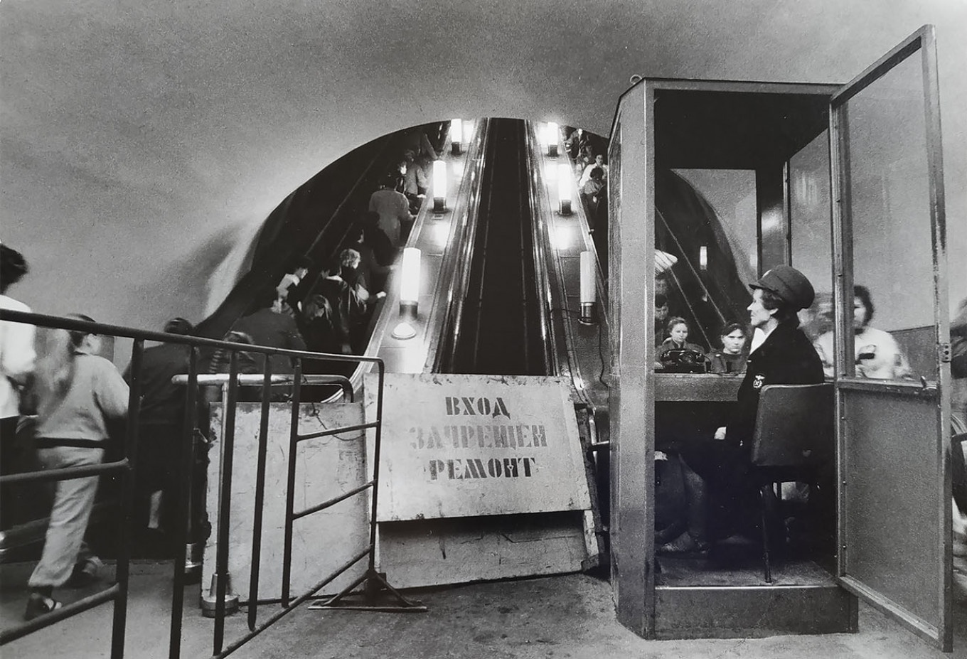 Tàu điện ngầm Moscow thập niên 1990 ảnh 2 Tau dien ngam Moscow thap nien 1990 anh 2