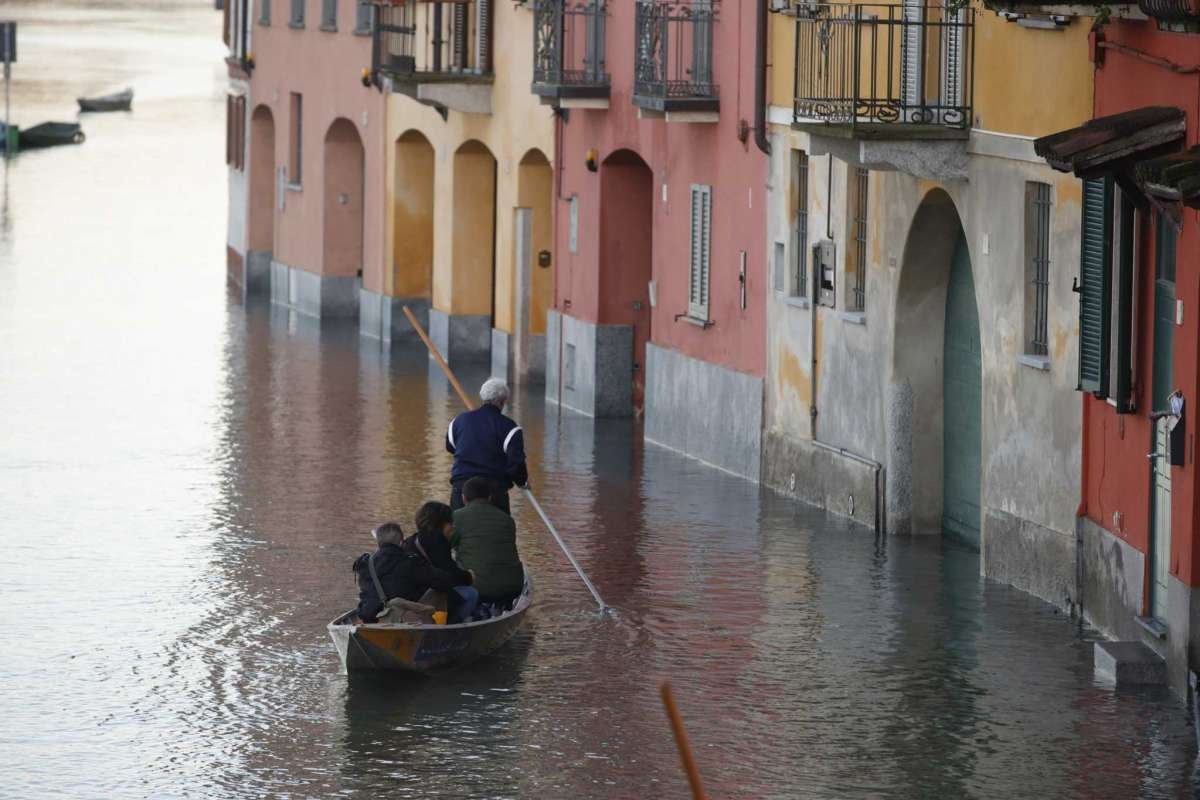 Bao lu nhan chim Phap,  Hy Lap va Italy anh 8