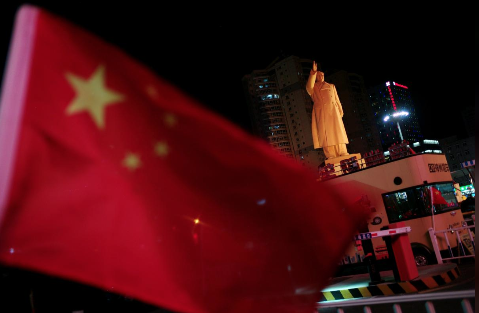 Trung Quoc phan ung luat quoc phong moi cua TT Trump hinh anh