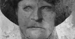 Xac nhan duoc hai cot bi phan xac cua tu nhan vuot nguc 100 nam truoc hinh anh